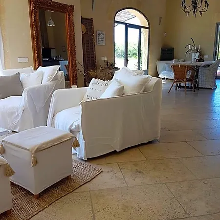 Fontaine De Cérier Bed and breakfast Castillon-du-Gard
