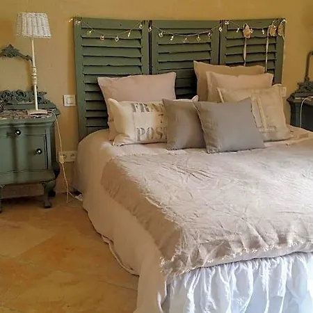Fontaine De Cérier Bed and breakfast Castillon-du-Gard