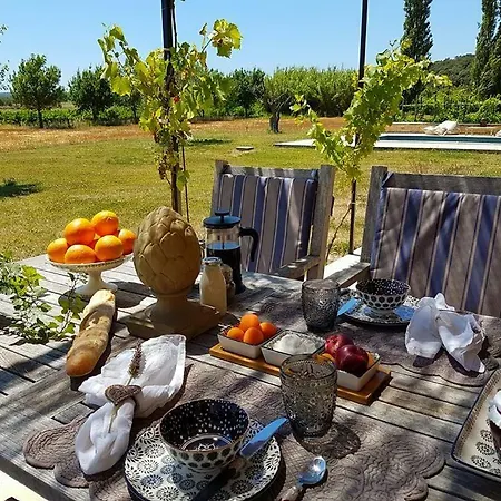 Bed & Breakfast Fontaine De Cerier