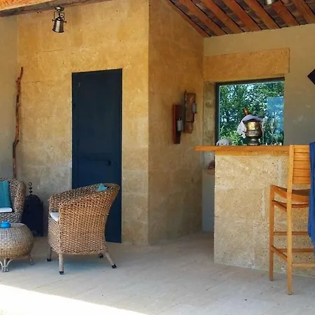 Bed & Breakfast Fontaine De Cerier