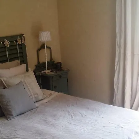 Fontaine De Cerier Bed & Breakfast